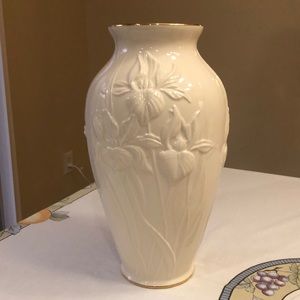 Lenox Vase - Masterpiece Collection